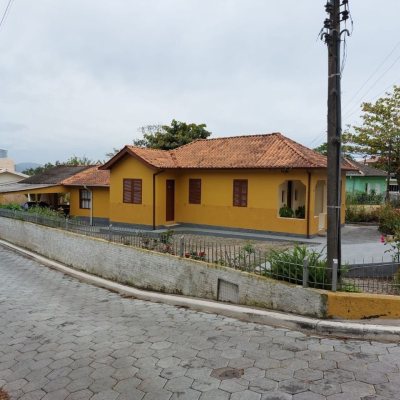 Terreno Comercial/Residencial com 896m², no bairro Ribeirão Da Ilha em Florianópolis