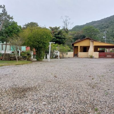 Terreno Comercial/Residencial com 896m², no bairro Ribeirão Da Ilha em Florianópolis