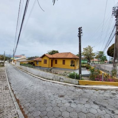 Terreno Comercial/Residencial com 896m², no bairro Ribeirão Da Ilha em Florianópolis