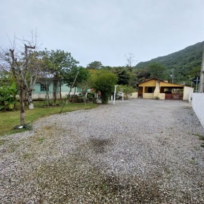 Terreno Comercial/Residencial com 896m², no bairro Ribeirão Da Ilha em Florianópolis