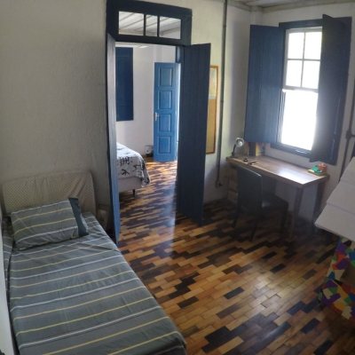 Casa Residencial com 80m², 1 quarto, 4 garagens, no bairro Sambaqui em Florianópolis