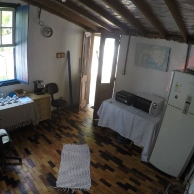 Casa Residencial com 80m², 1 quarto, 4 garagens, no bairro Sambaqui em Florianópolis