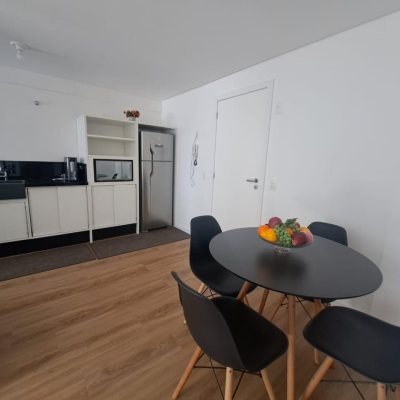 Apartamentos com 61m², 2 quartos, 1 suíte, 2 garagens, no bairro Pedra Branca em Palhoça