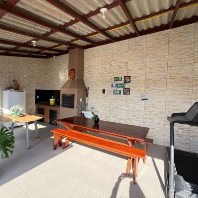 Casa Residencial com 112m², 3 quartos, 2 garagens, no bairro Ipiranga em São José