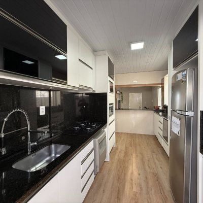 Casa Residencial com 112m², 3 quartos, 2 garagens, no bairro Ipiranga em São José