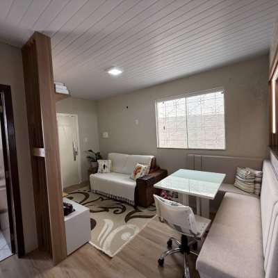 Casa Residencial com 112m², 3 quartos, 2 garagens, no bairro Ipiranga em São José