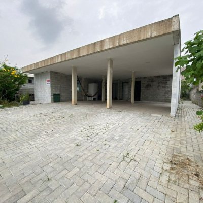 Casa Residencial com 180m², 2 quartos, 2 suítes, 3 garagens, no bairro Ratones em Florianópolis