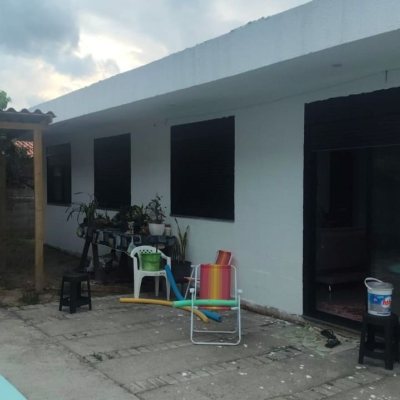 Casa Residencial com 180m², 2 quartos, 2 suítes, 3 garagens, no bairro Ratones em Florianópolis