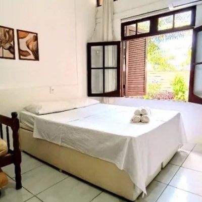 Pousada com 490m², 13 quartos, 3 suítes, 2 garagens, no bairro Canasvieiras em Florianópolis