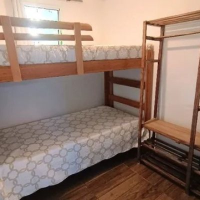 Pousada com 490m², 13 quartos, 3 suítes, 2 garagens, no bairro Canasvieiras em Florianópolis