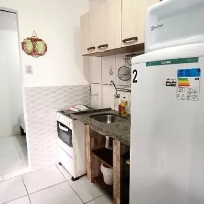 Pousada com 490m², 13 quartos, 3 suítes, 2 garagens, no bairro Canasvieiras em Florianópolis