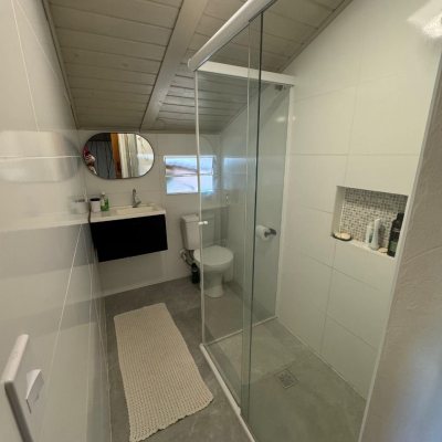 Casa Residencial com 100m², 4 quartos, 5 garagens, no bairro Ponta Das Canas em Florianópolis