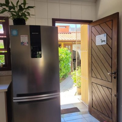 Casa Residencial com 123m², 3 quartos, 1 suíte, 2 garagens, no bairro Canasvieiras em Florianópolis