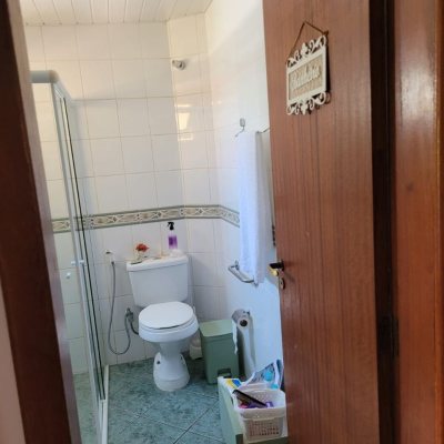 Casa Residencial com 123m², 3 quartos, 1 suíte, 2 garagens, no bairro Canasvieiras em Florianópolis