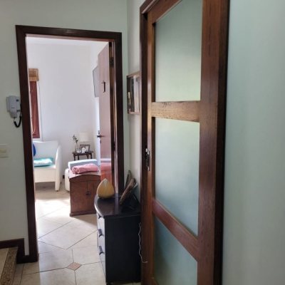 Casa Residencial com 123m², 3 quartos, 1 suíte, 2 garagens, no bairro Canasvieiras em Florianópolis