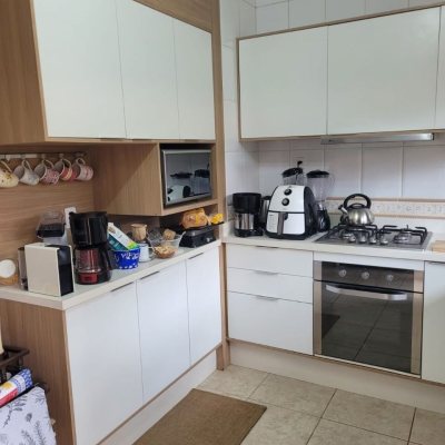 Casa Residencial com 123m², 3 quartos, 1 suíte, 2 garagens, no bairro Canasvieiras em Florianópolis