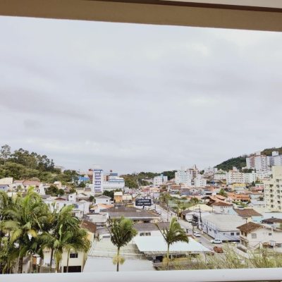 Apartamentos com 93m², 3 quartos, 1 suíte, 2 garagens, no bairro Pantanal em Florianópolis