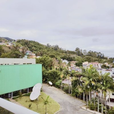 Apartamentos com 93m², 3 quartos, 1 suíte, 2 garagens, no bairro Pantanal em Florianópolis