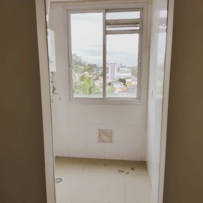 Apartamentos com 93m², 3 quartos, 1 suíte, 2 garagens, no bairro Pantanal em Florianópolis