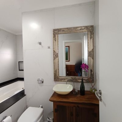 Casa Residencial com 440m², 4 quartos, 1 suíte, 3 garagens, no bairro Ingleses em Florianópolis