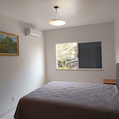 Casa Residencial com 440m², 4 quartos, 1 suíte, 3 garagens, no bairro Ingleses em Florianópolis