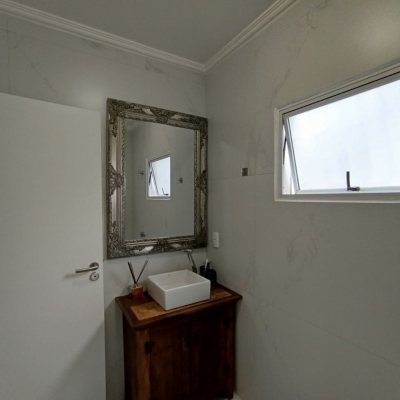 Casa Residencial com 440m², 4 quartos, 1 suíte, 3 garagens, no bairro Ingleses em Florianópolis