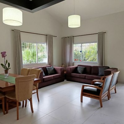 Casa Residencial com 440m², 4 quartos, 1 suíte, 3 garagens, no bairro Ingleses em Florianópolis