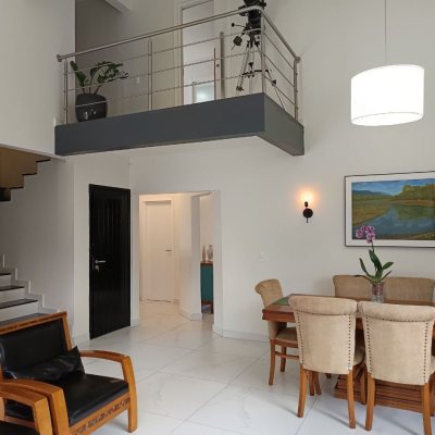 Casa Residencial com 440m², 4 quartos, 1 suíte, 3 garagens, no bairro Ingleses em Florianópolis