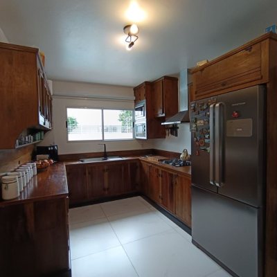 Casa Residencial com 440m², 4 quartos, 1 suíte, 3 garagens, no bairro Ingleses em Florianópolis