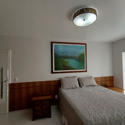 Casa Residencial com 440m², 4 quartos, 1 suíte, 3 garagens, no bairro Ingleses em Florianópolis