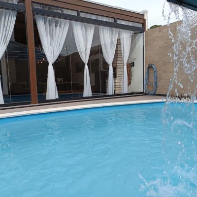 Casa Residencial com 440m², 4 quartos, 1 suíte, 3 garagens, no bairro Ingleses em Florianópolis