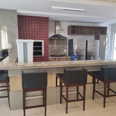 Apartamentos com 91m², 4 quartos, 1 suíte, 2 garagens, no bairro Centro em São José