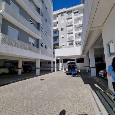Apartamentos com 91m², 4 quartos, 1 suíte, 2 garagens, no bairro Centro em São José