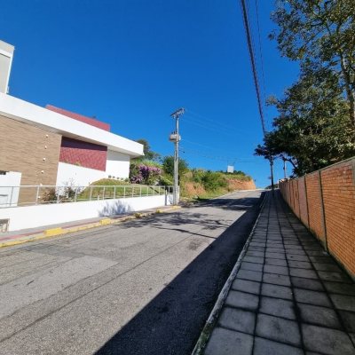 Apartamentos com 91m², 4 quartos, 1 suíte, 2 garagens, no bairro Centro em São José