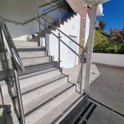 Apartamentos com 91m², 4 quartos, 1 suíte, 2 garagens, no bairro Centro em São José