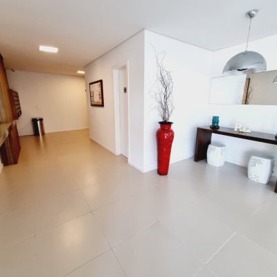 Apartamentos com 91m², 4 quartos, 1 suíte, 2 garagens, no bairro Centro em São José
