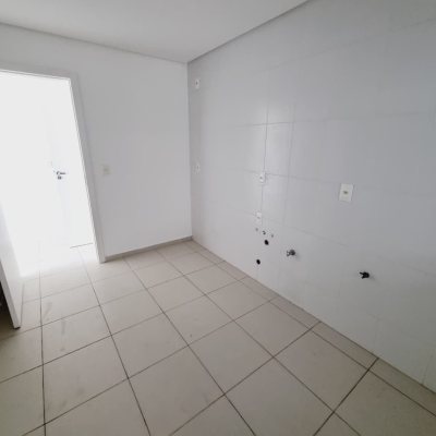 Apartamentos com 91m², 4 quartos, 1 suíte, 2 garagens, no bairro Centro em São José