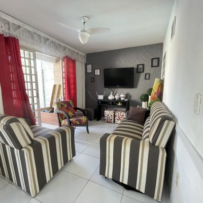 Casa Residencial com 350m², 5 quartos, 1 suíte, 4 garagens, no bairro Cachoeira Do Bom Jesus em Florianópolis