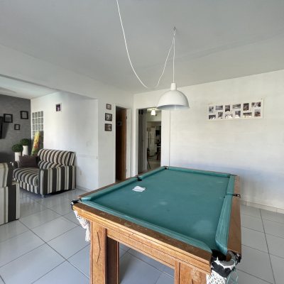 Casa Residencial com 350m², 5 quartos, 1 suíte, 4 garagens, no bairro Cachoeira Do Bom Jesus em Florianópolis