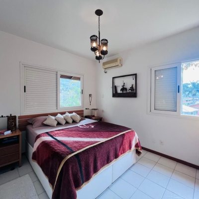 Apartamentos com 75m², 2 quartos, 1 suíte, 2 garagens, no bairro Lagoa Da Conceição em Florianópolis