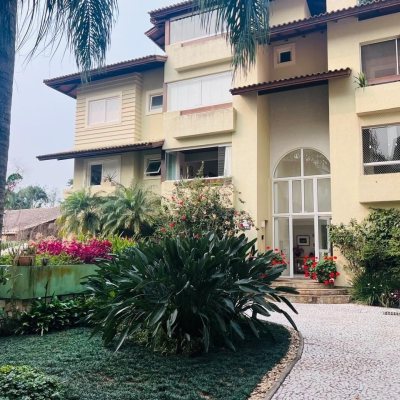 Apartamentos com 75m², 2 quartos, 1 suíte, 2 garagens, no bairro Lagoa Da Conceição em Florianópolis