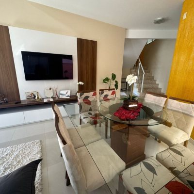 Casa Residencial com 278m², 4 quartos, 2 suítes, 2 garagens, no bairro Ponte Do Imaruim em Palhoça