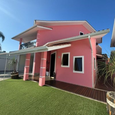 Casa Residencial com 278m², 4 quartos, 2 suítes, 2 garagens, no bairro Ponte Do Imaruim em Palhoça