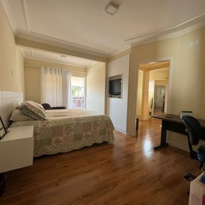 Casa Residencial com 278m², 4 quartos, 2 suítes, 2 garagens, no bairro Ponte Do Imaruim em Palhoça