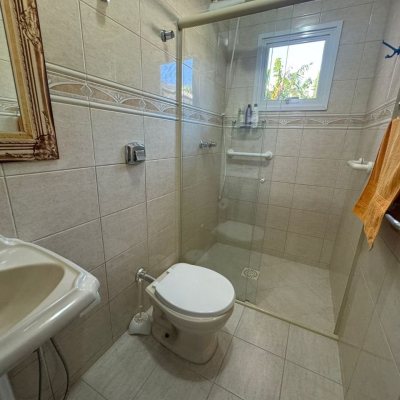 Casa Residencial com 278m², 4 quartos, 2 suítes, 2 garagens, no bairro Ponte Do Imaruim em Palhoça