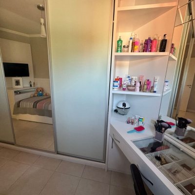 Casa Residencial com 278m², 4 quartos, 2 suítes, 2 garagens, no bairro Ponte Do Imaruim em Palhoça