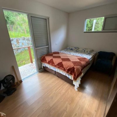 Casa Residencial com 209m², 4 quartos, 1 suíte, 2 garagens, no bairro Lagoa Da Conceição em Florianópolis