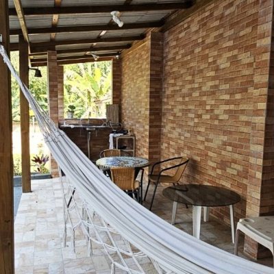 Casa Residencial com 228m², 3 quartos, 1 suíte, 3 garagens, no bairro Pantanal em Florianópolis