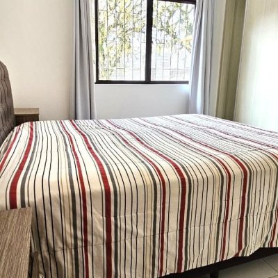 Casa Residencial com 228m², 3 quartos, 1 suíte, 3 garagens, no bairro Pantanal em Florianópolis