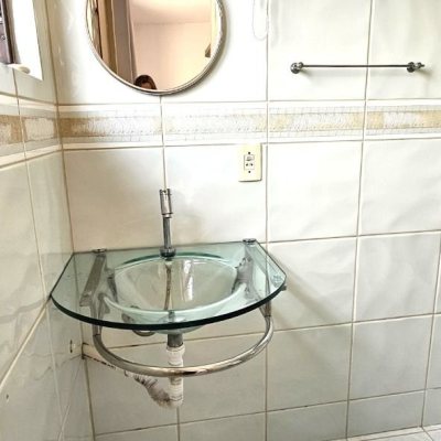 Casa Residencial com 228m², 3 quartos, 1 suíte, 3 garagens, no bairro Pantanal em Florianópolis